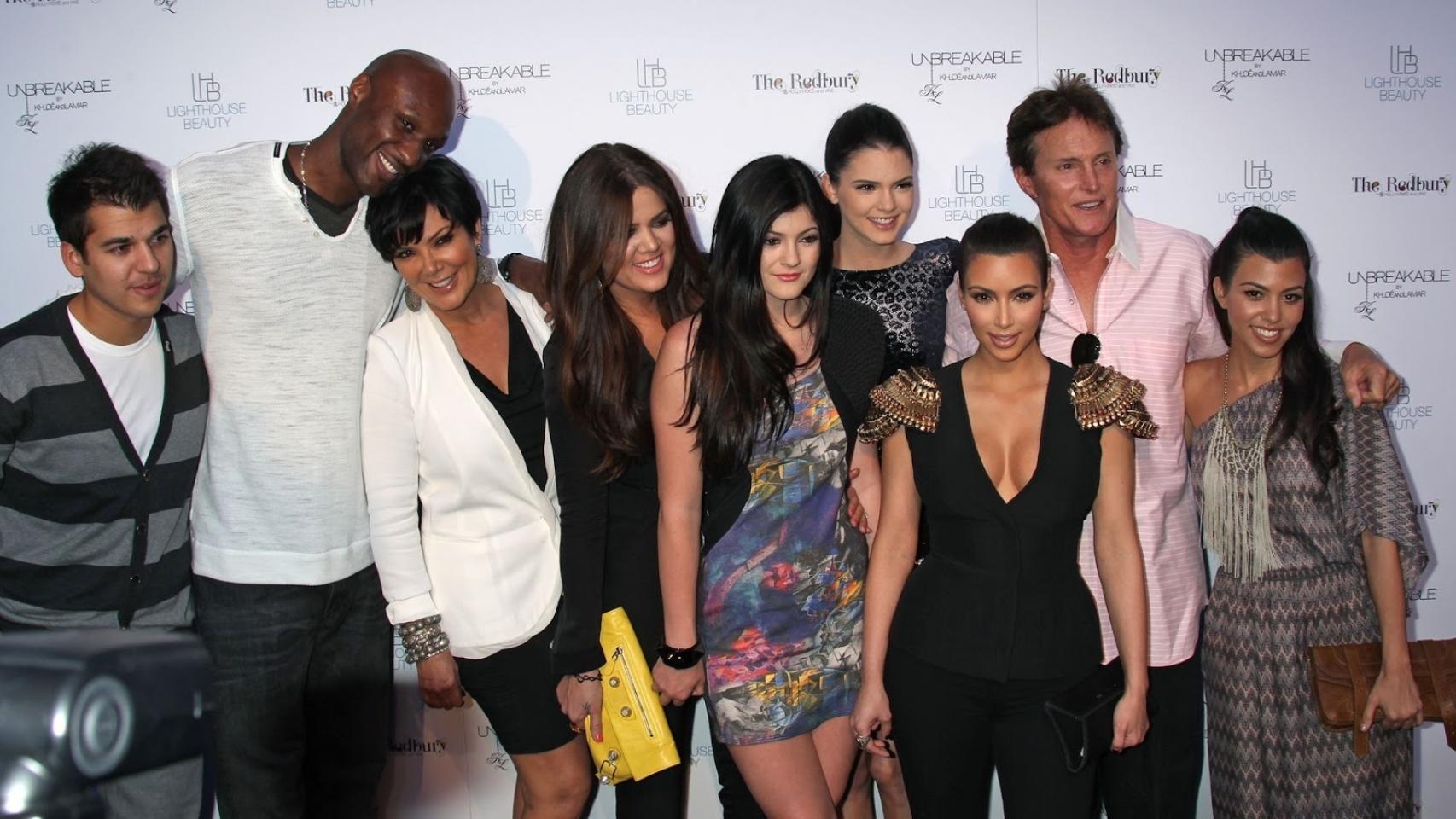 El clan completo en la presentación de uno de sus cosméticos