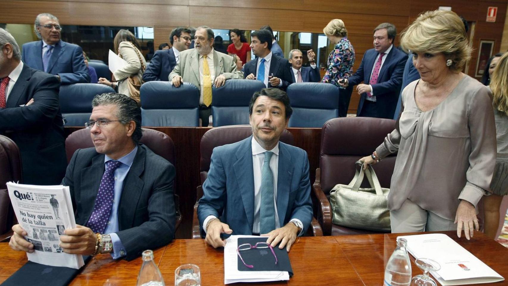 Francisco Granados, Ignacio González y Esperanza Aguirre, en una imagen de 2010