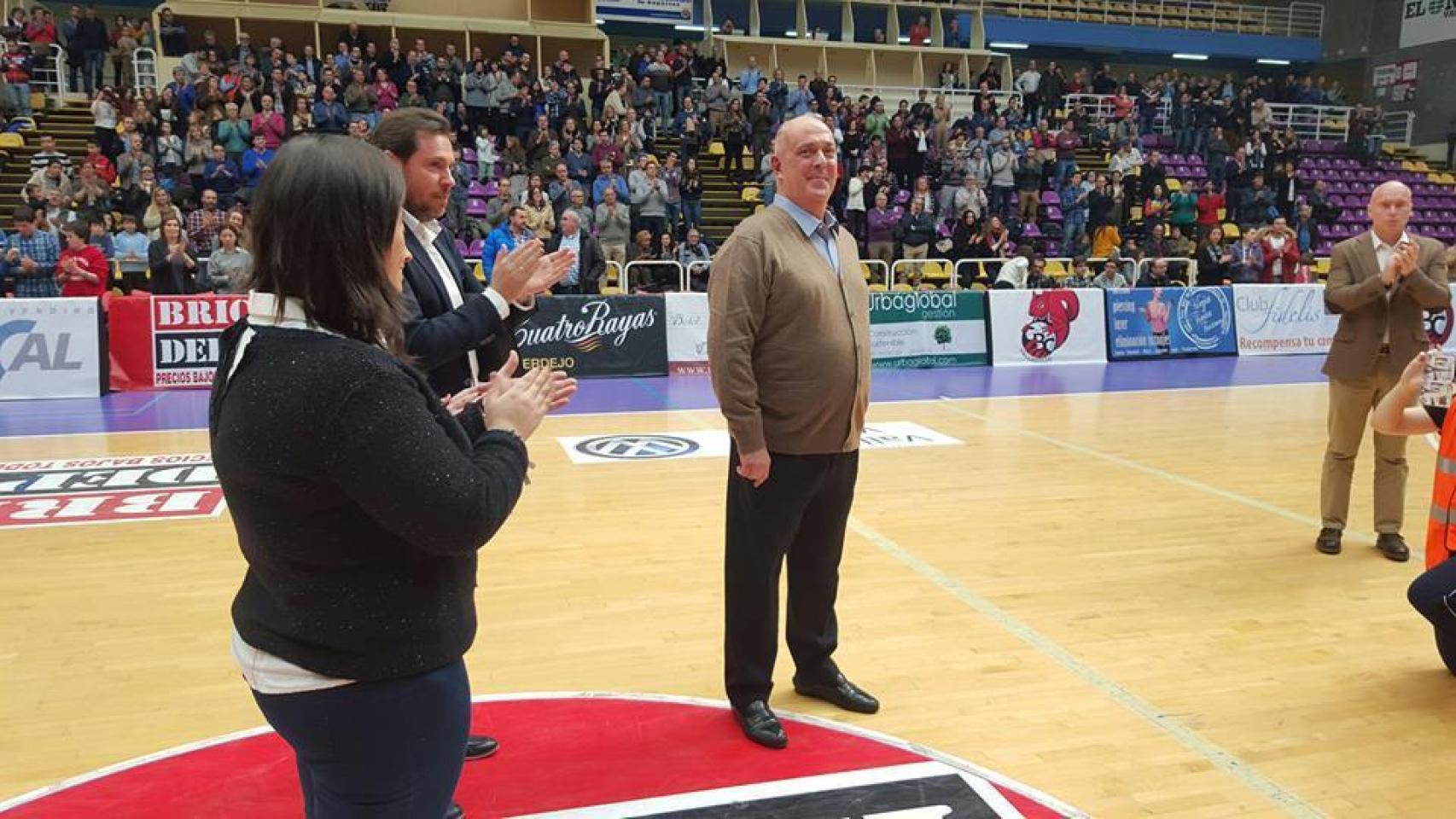 Quino Salvo en el homenaje que le tributó el CB Valladolid.