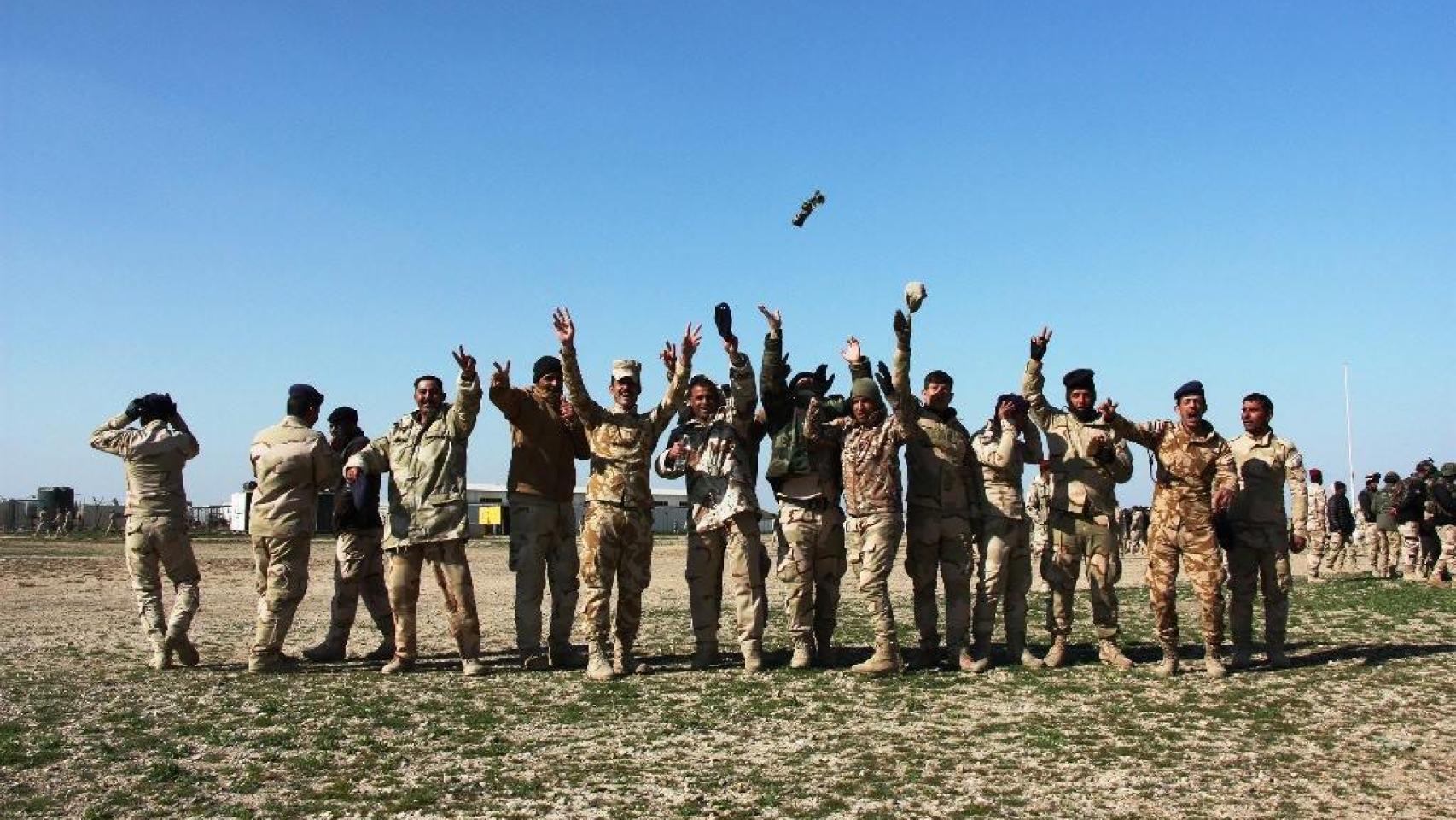 Acto de promoción de la Brigada 72 iraquí.