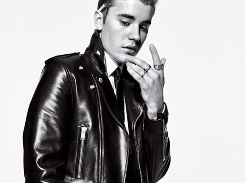 Justin Bieber posa para una campaña