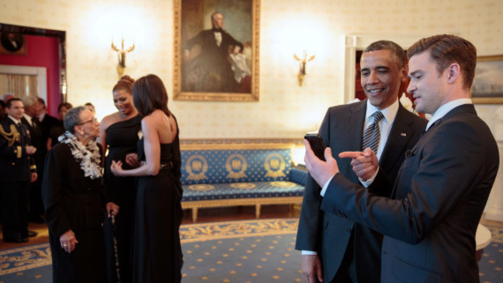 Obama y Justin Timberlake muy cómplices en la Casa Blanca