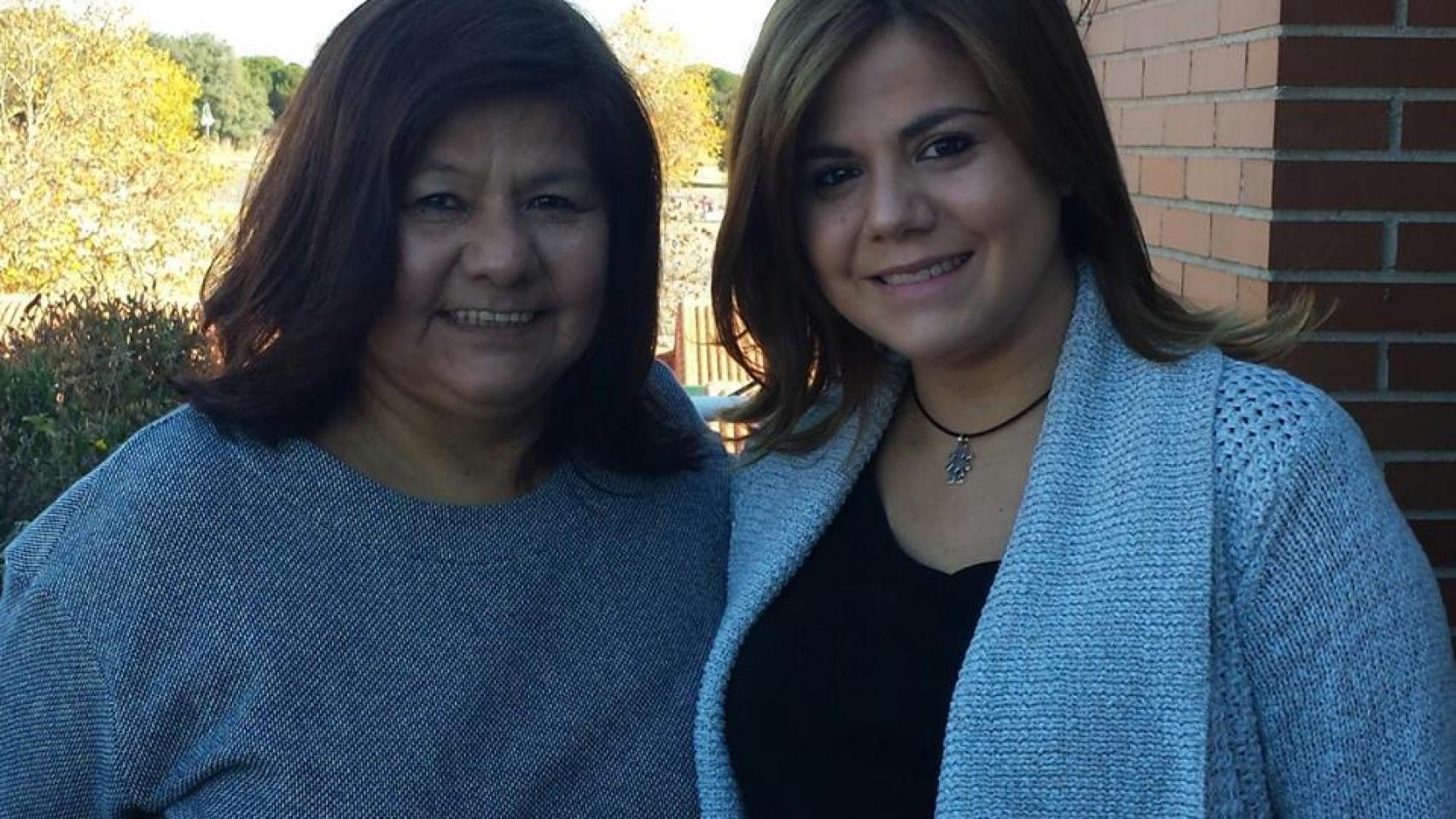 Claudia Colman, hija del fundador de Vitaldent con su madre Olga Villalba