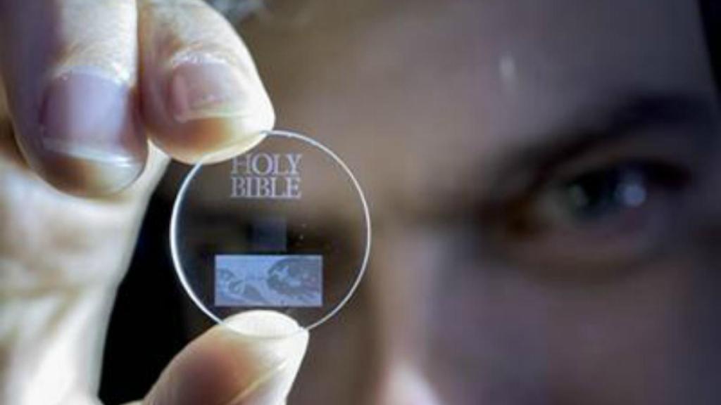 Estas nuevas memorias pueden almacenar la historia universal en tu mano eternamente