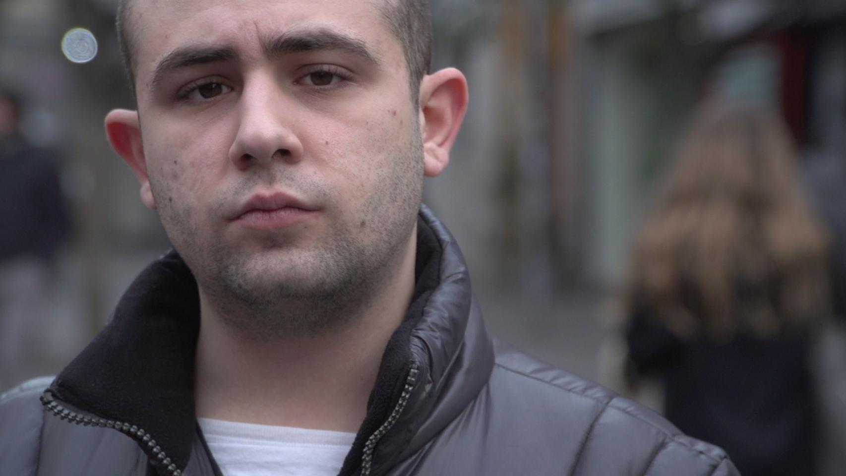 “Ya tengo miedo a ir de la mano de un chico por la calle”