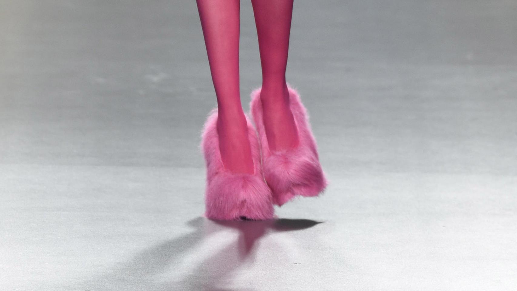 Han arrasado las maxi-plataformas peludas y con lentejuelas