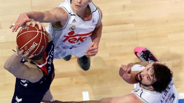 Carroll hace un tapón.