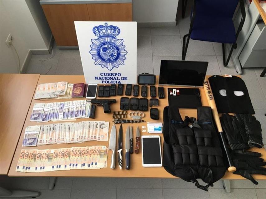 El arsenal incautado por la Policía al 'Equipo A'.