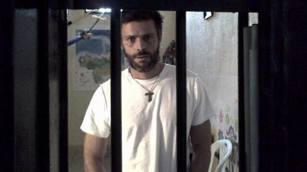 Leopoldo López en su primera celda en el penal de Ramo Verde.