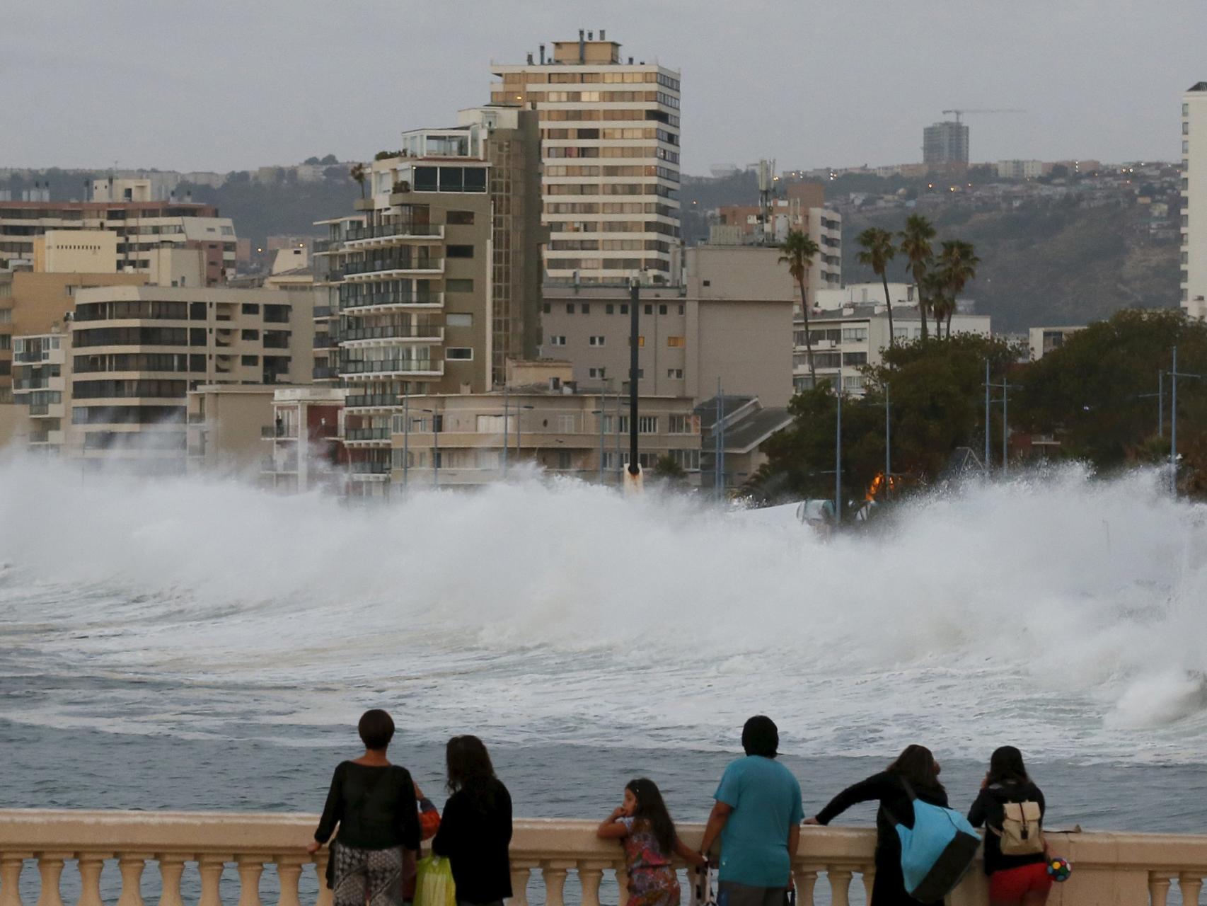 Alto oleaje en el Pacífico a la altura de Viña del Mar, Chile.