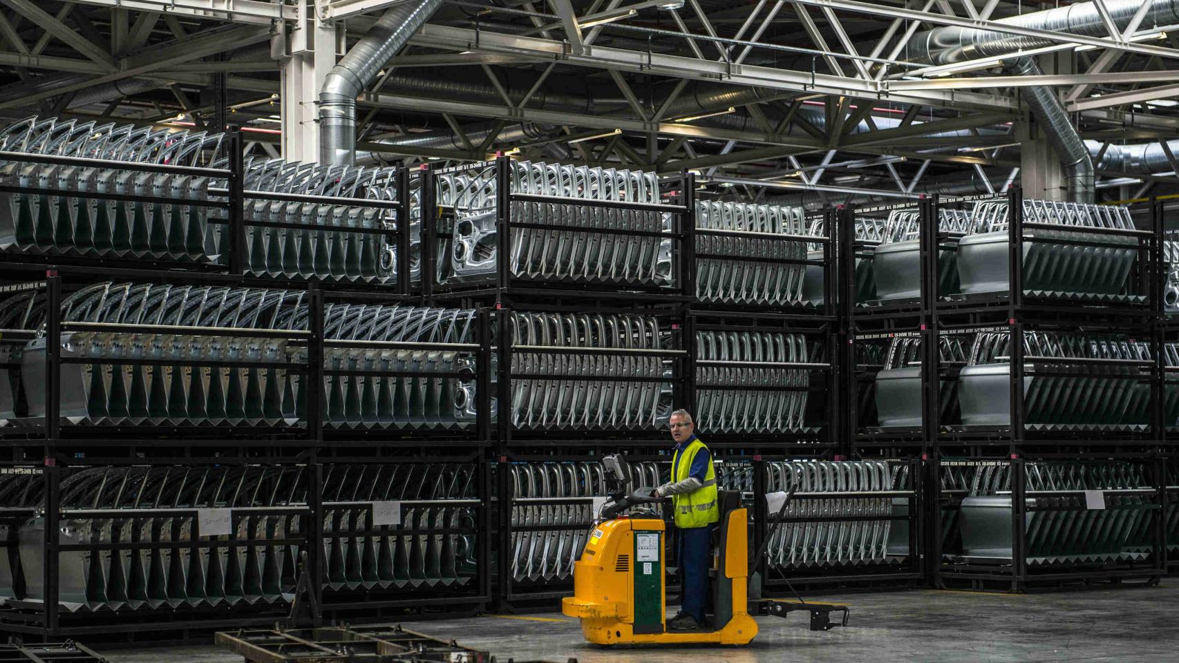 Empleado en la fábrica de Ford en Almussafes