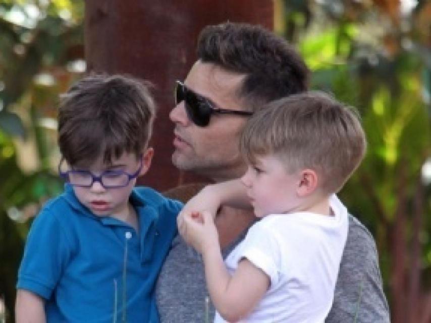 Ricky Martin con sus hijos