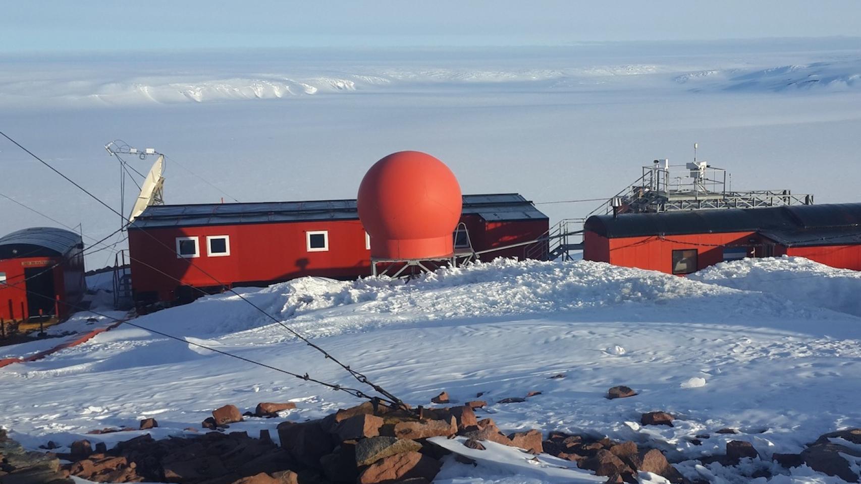 Vista de las instalaciones antes del invierno austral.