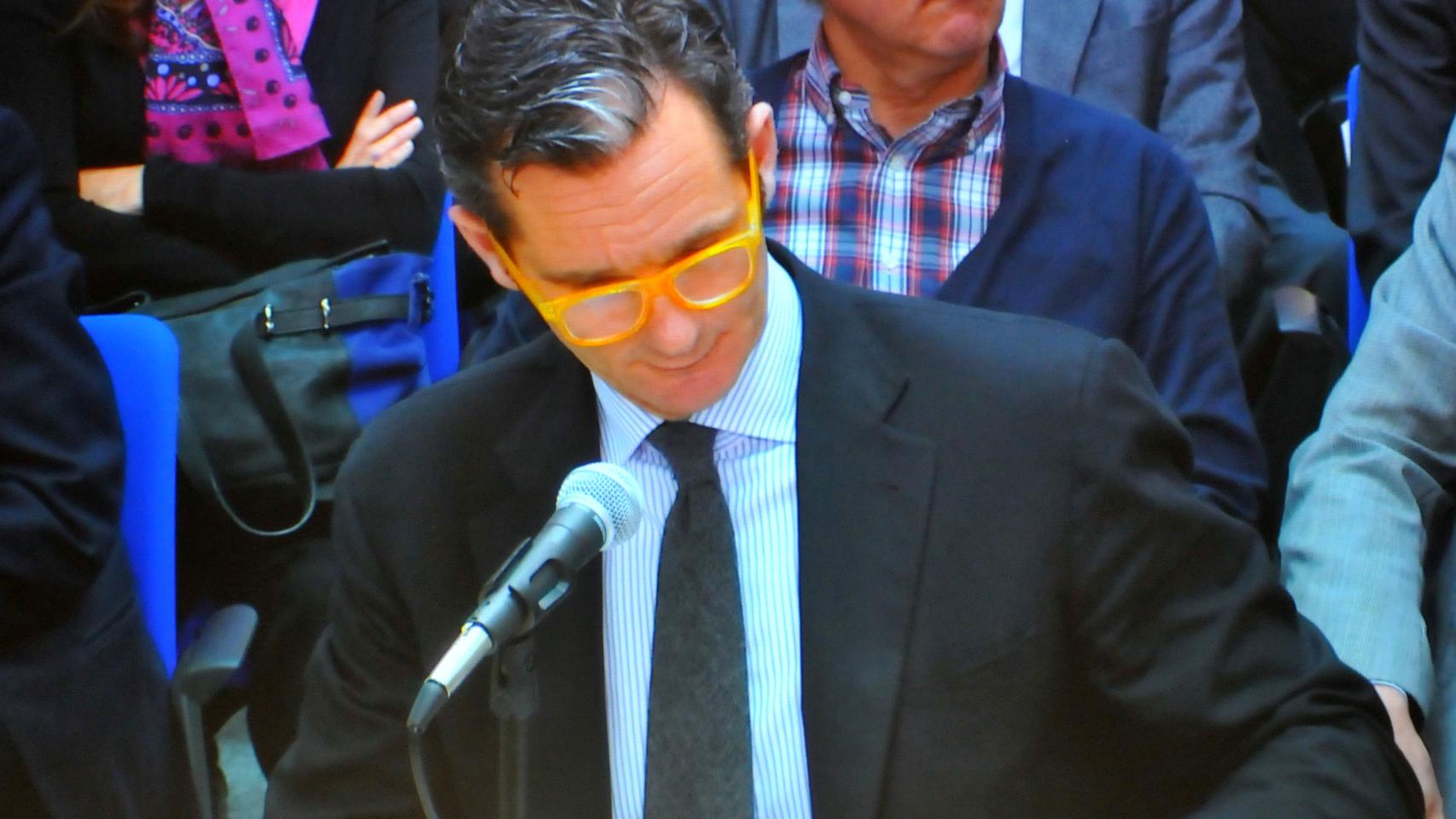 Urdangarin, en el juicio del Caso Nóos con sus llamativas gafas.