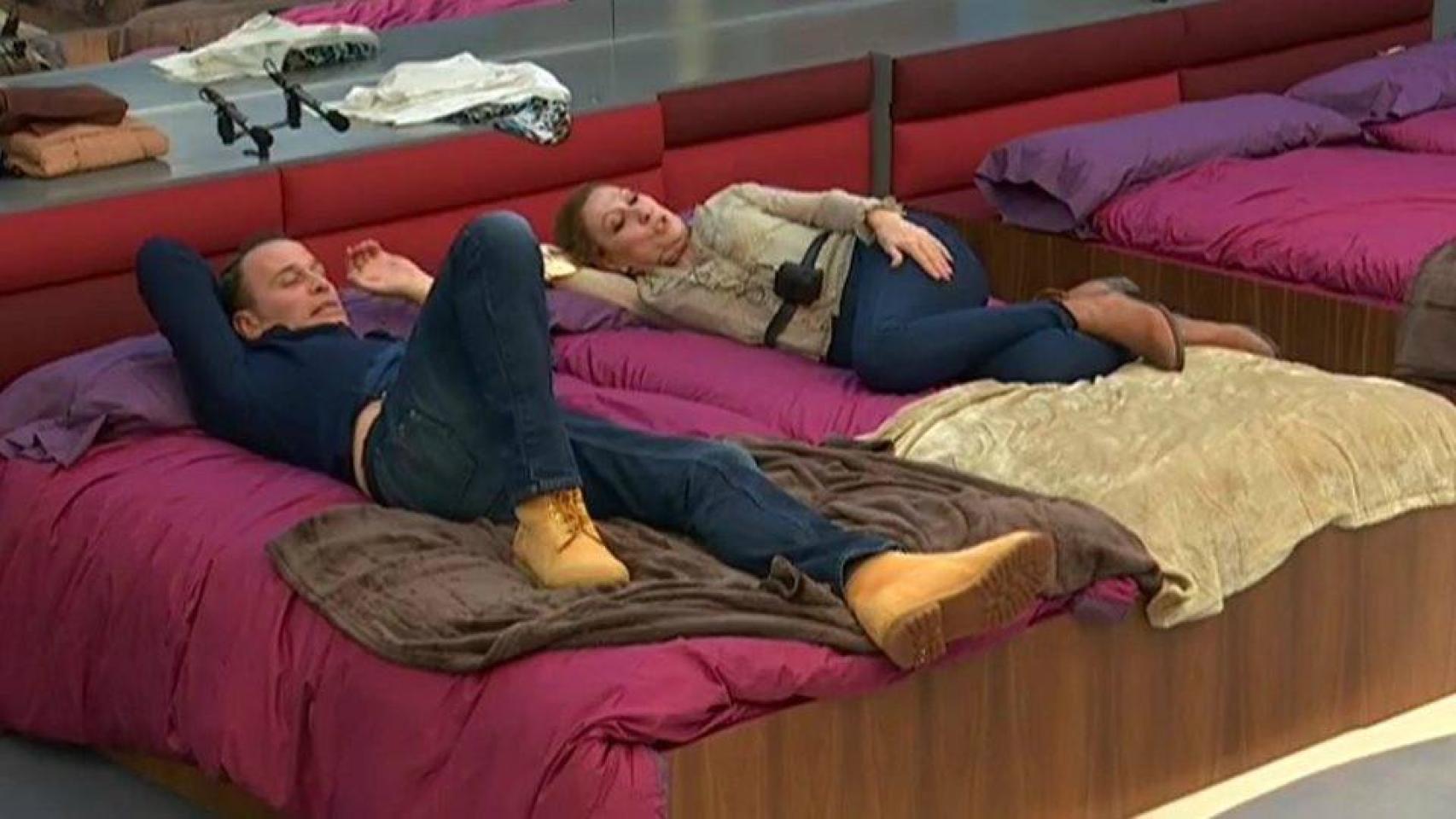 Benito entró a la casa con la estrategia de conquistar a Carlos Lozano