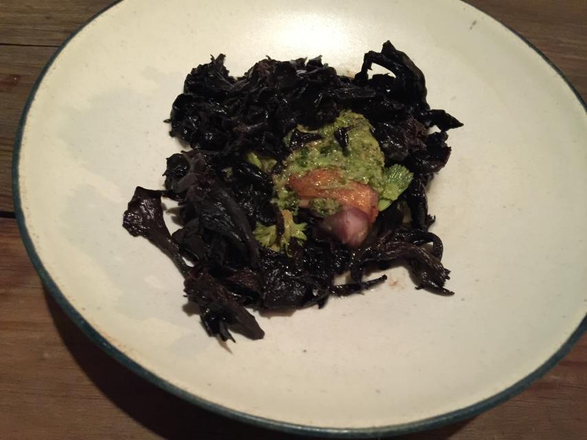 El pollo con trompetas negras