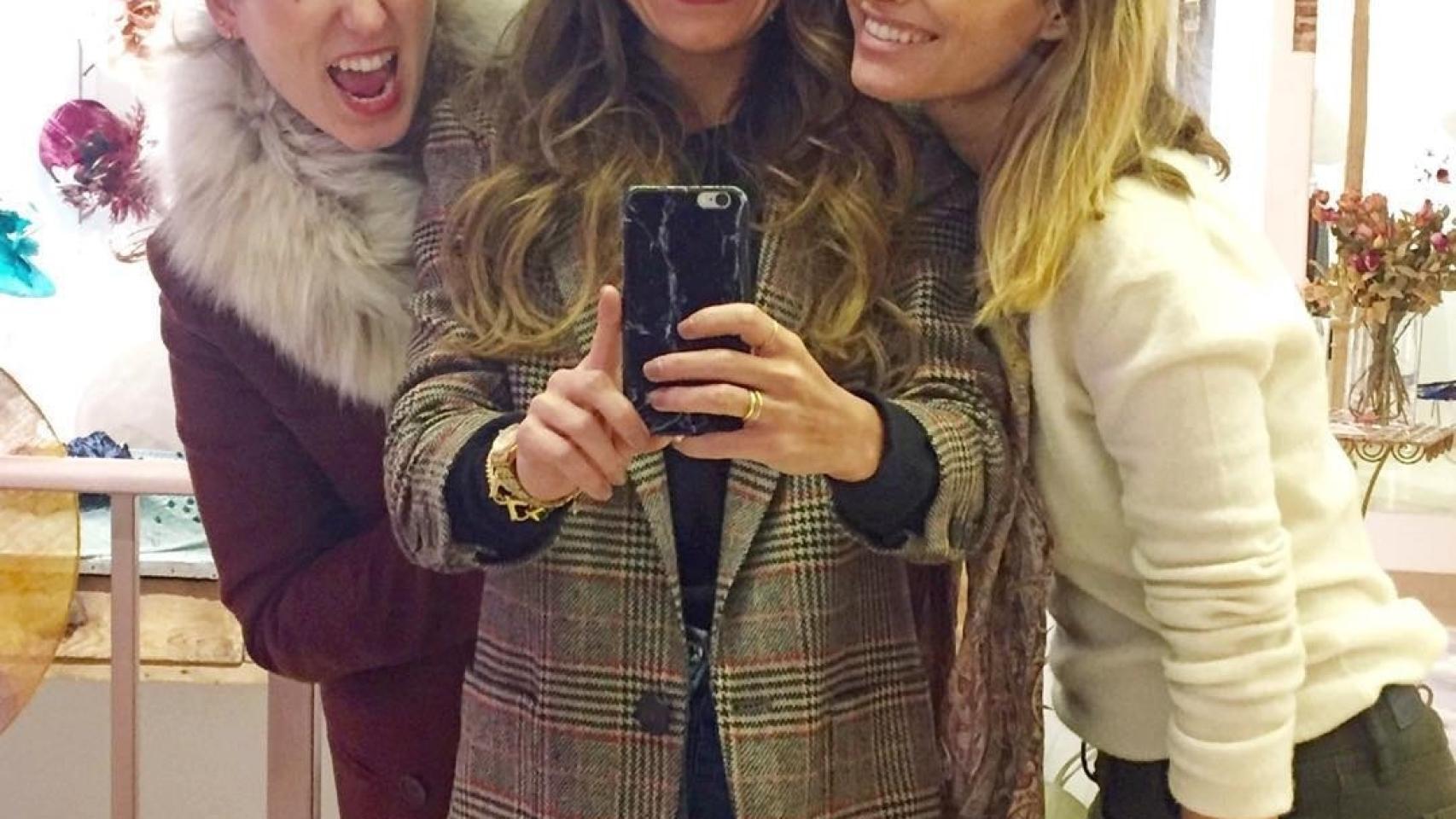 Ana María Chico de Guzmán (Mimoki), Paula Ordovás y Andrea Pascual