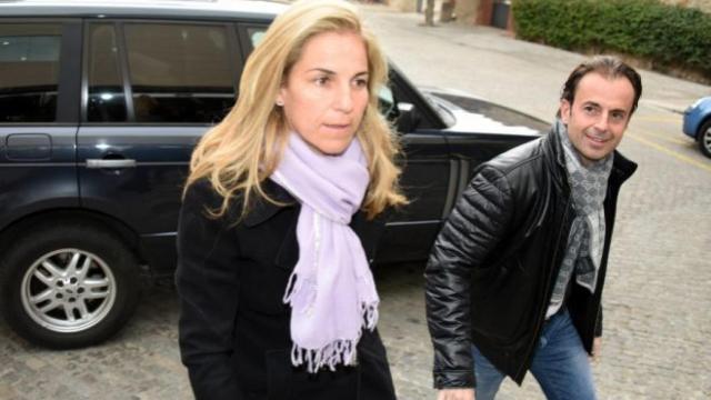 Foto a su llegada al tanatorio