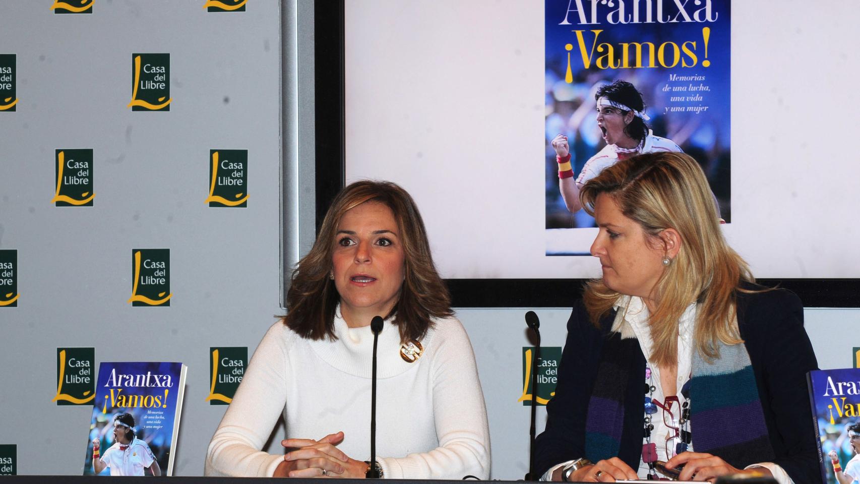 La tenista publicó sus memorias que dejaban muy malparados a sus padres.