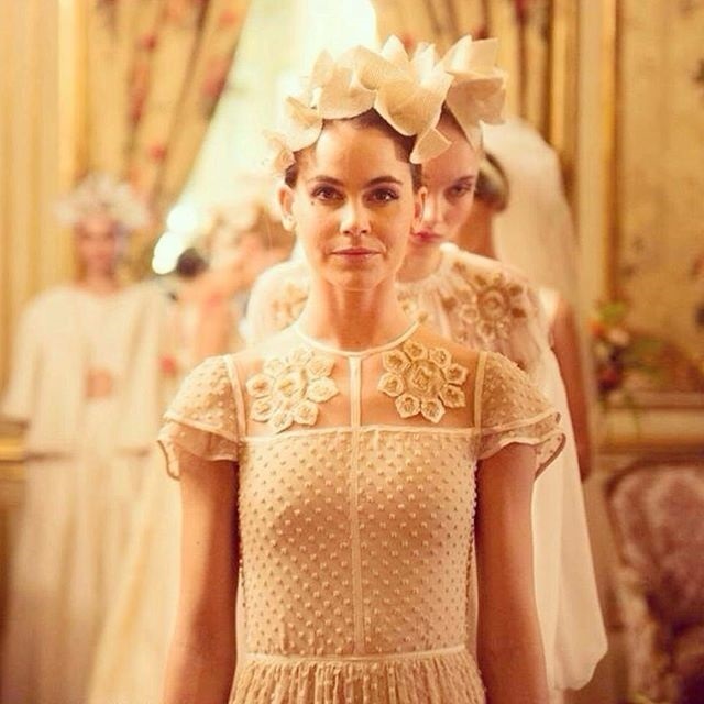 Diseño de novia que abrió el desfile de INuñez