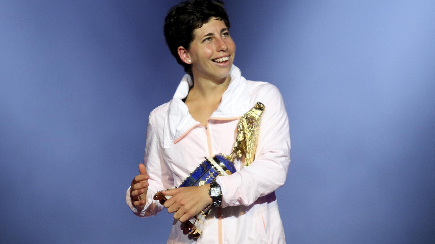 Carla Suárez durante la celebración de su título en Doha.