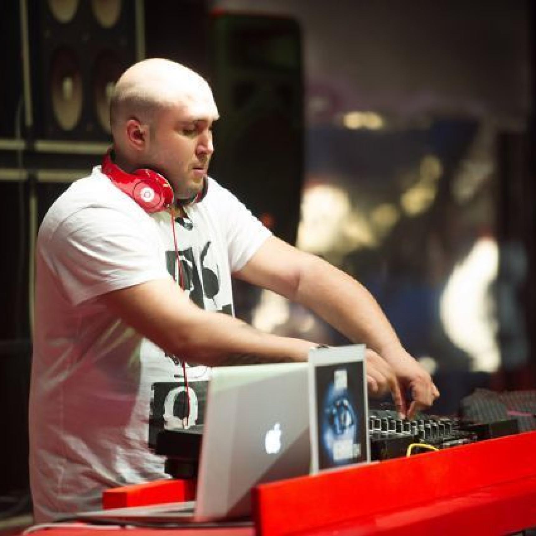 Kiko Rivera seguirá ofreciendo sesiones como DJ en las discotecas