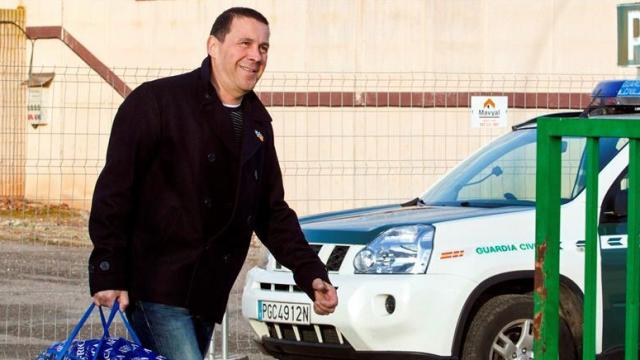 Otegi, a su salida del centro penitenciario de Logroño