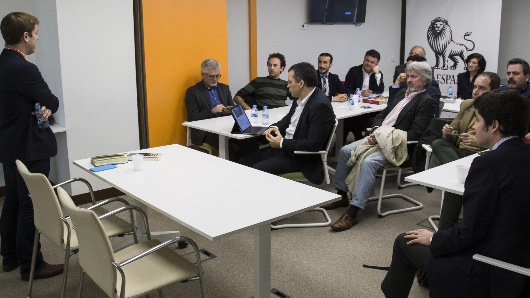 Los suscriptores durante el desayuno.