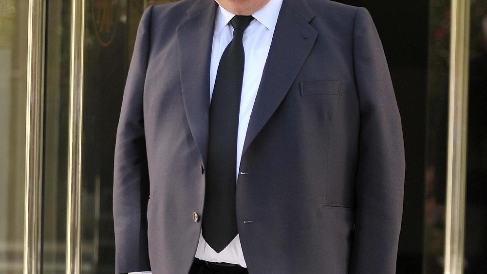 Isidoro Álvarez era inconfundible por su corbata negra