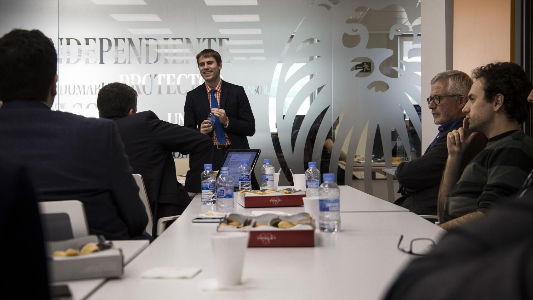 Los suscriptores durante el desayuno.
