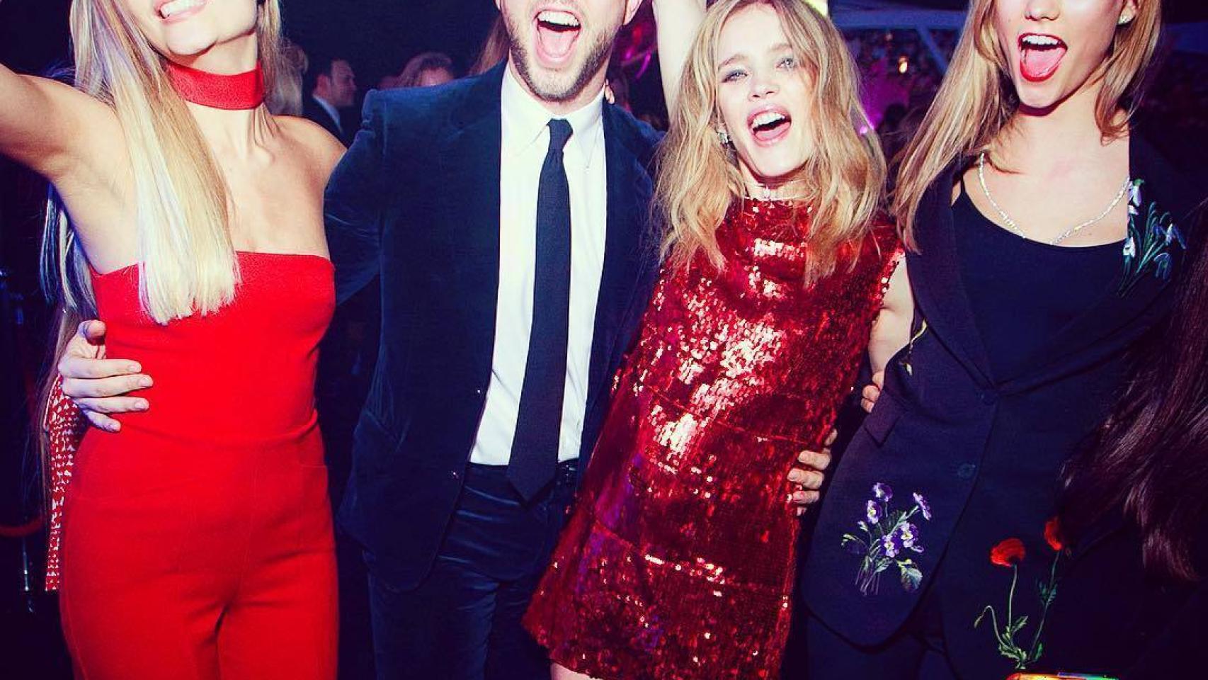 Las modelos Natasha, Natalia y Karlie en la Semana de la Moda de Londres