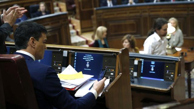 Sánchez e Iglesias, más lejos que nunca.