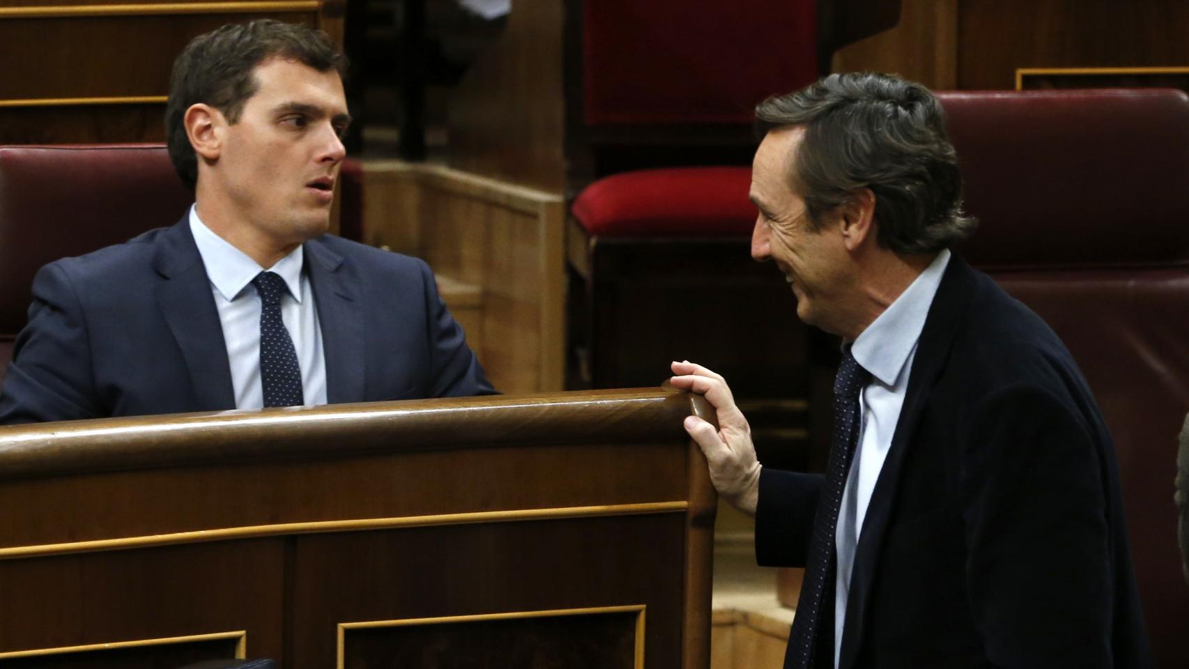 Albert Rivera junto con Rafael Hernando, portavoz del PP en el Congreso.
