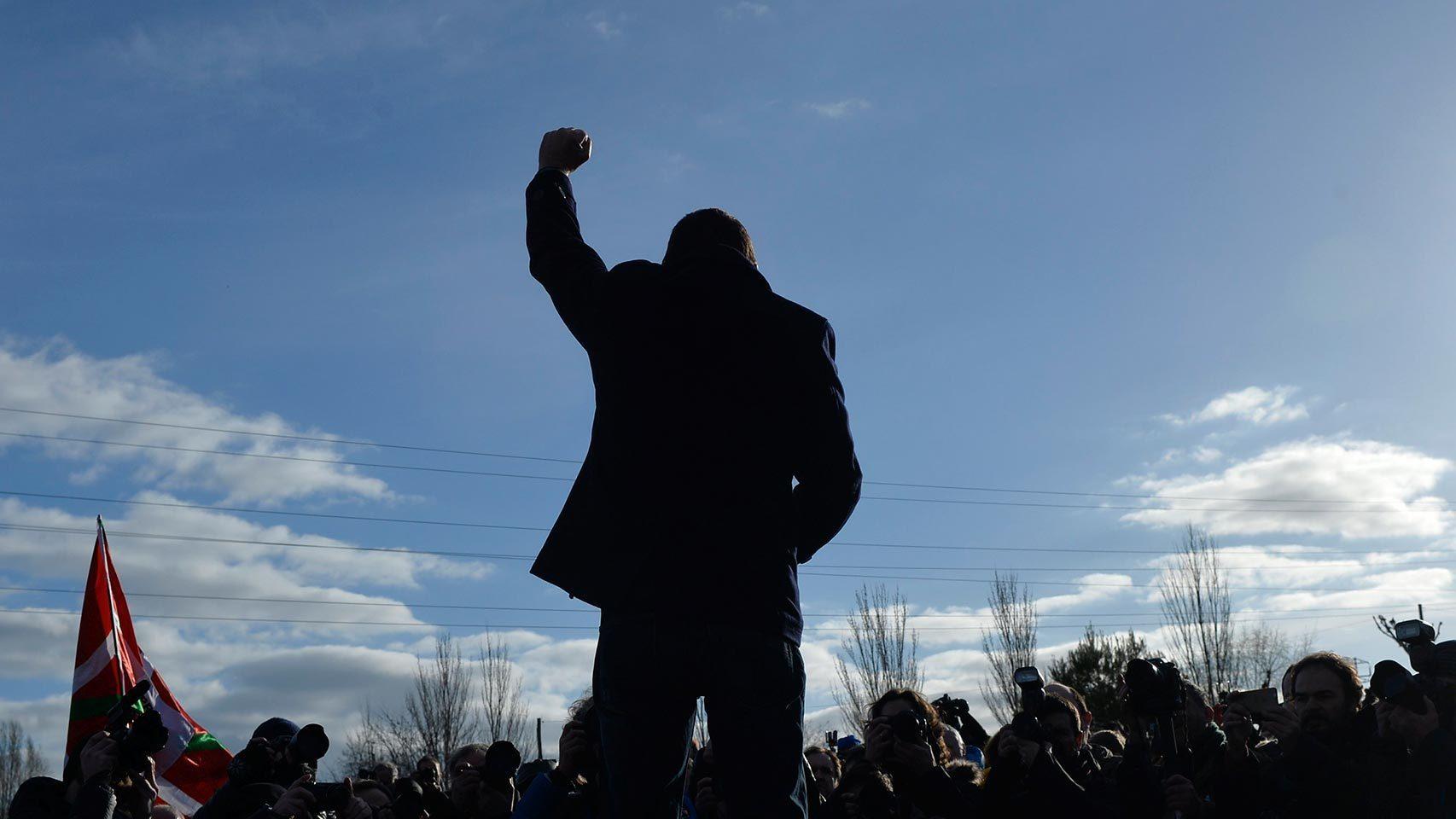Otegi, a su salida de la prisión de Logroño.