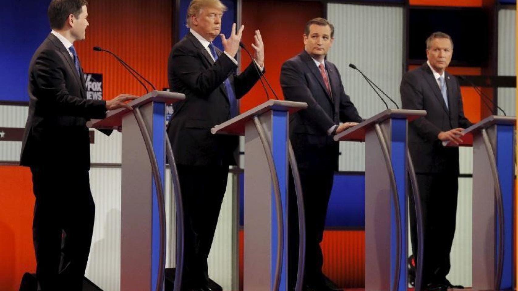 Trump habla del tamaño de sus manos para terminar hablando del tamaño de su pene.