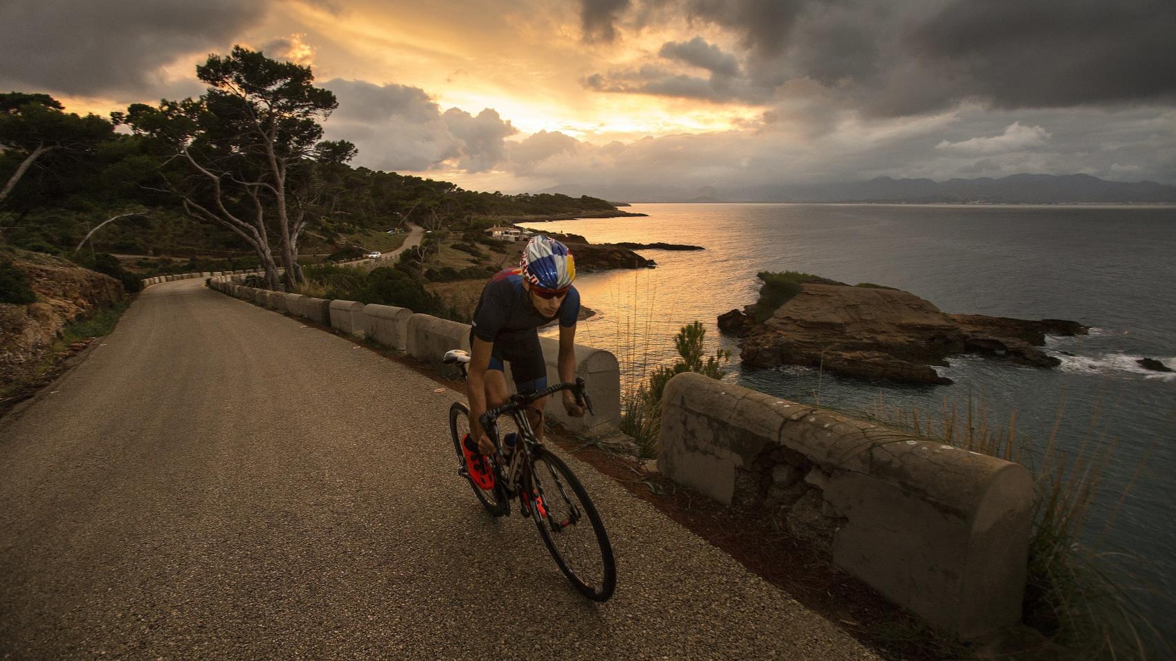 Mario Mola, entrenando.