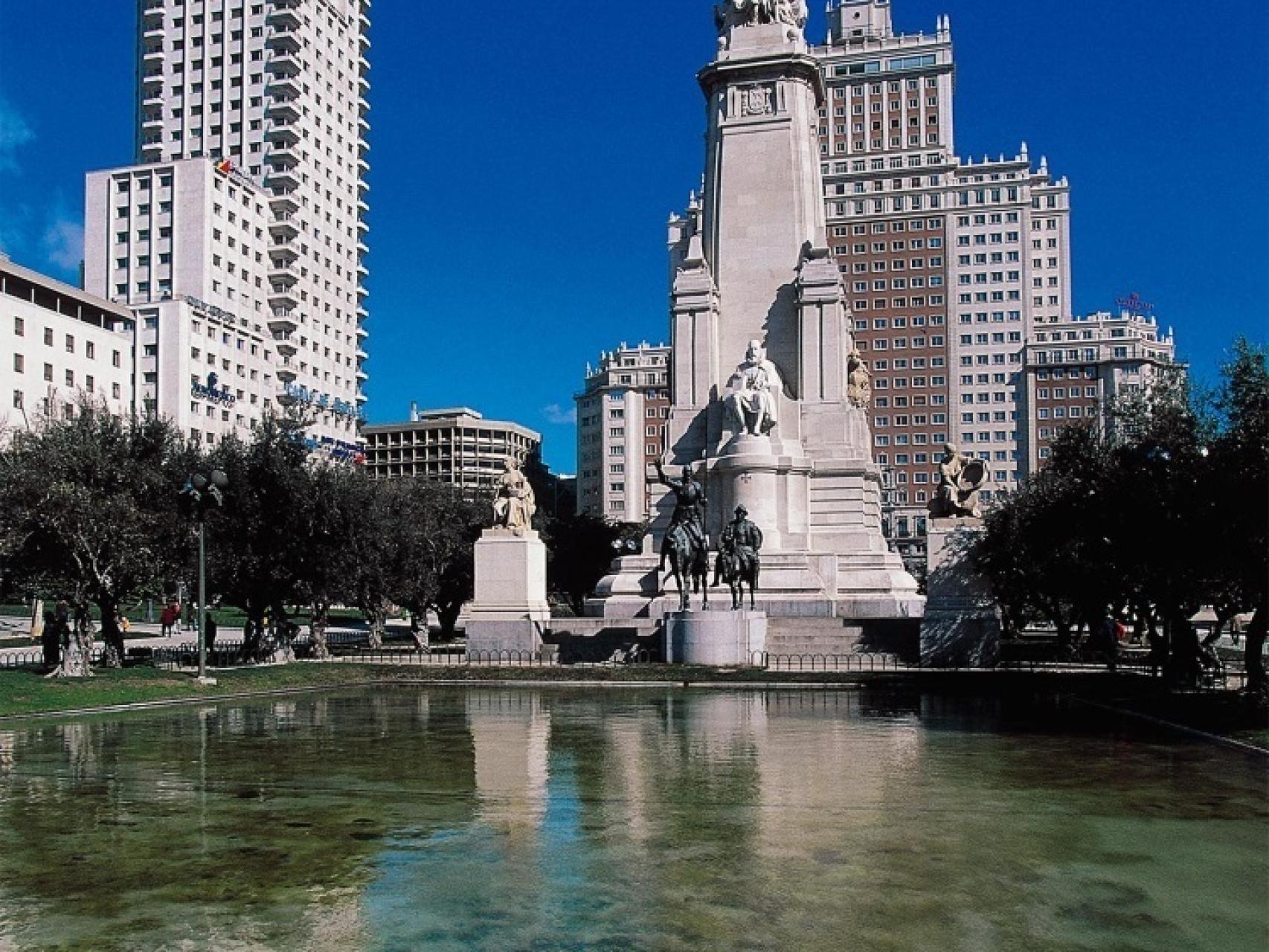 El monumento a Cervantes en la Plaza de España, cuestionado en el test.