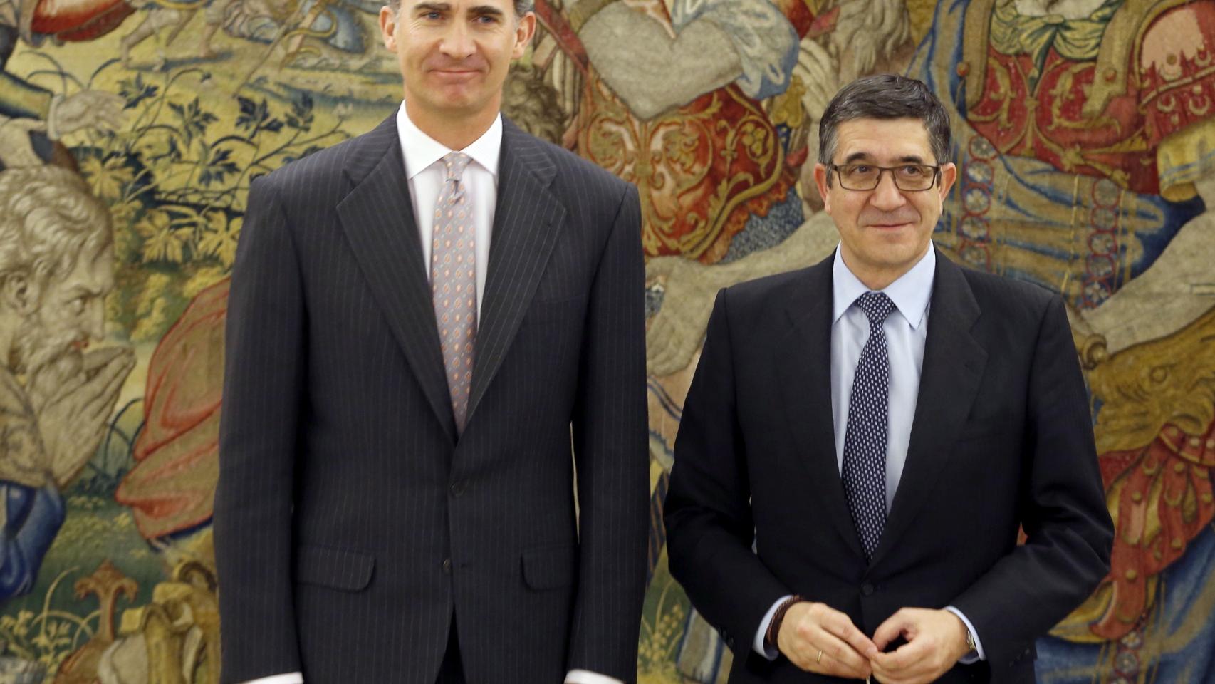 El Rey Felipe VI y el presidente del Congreso, Patxi López.