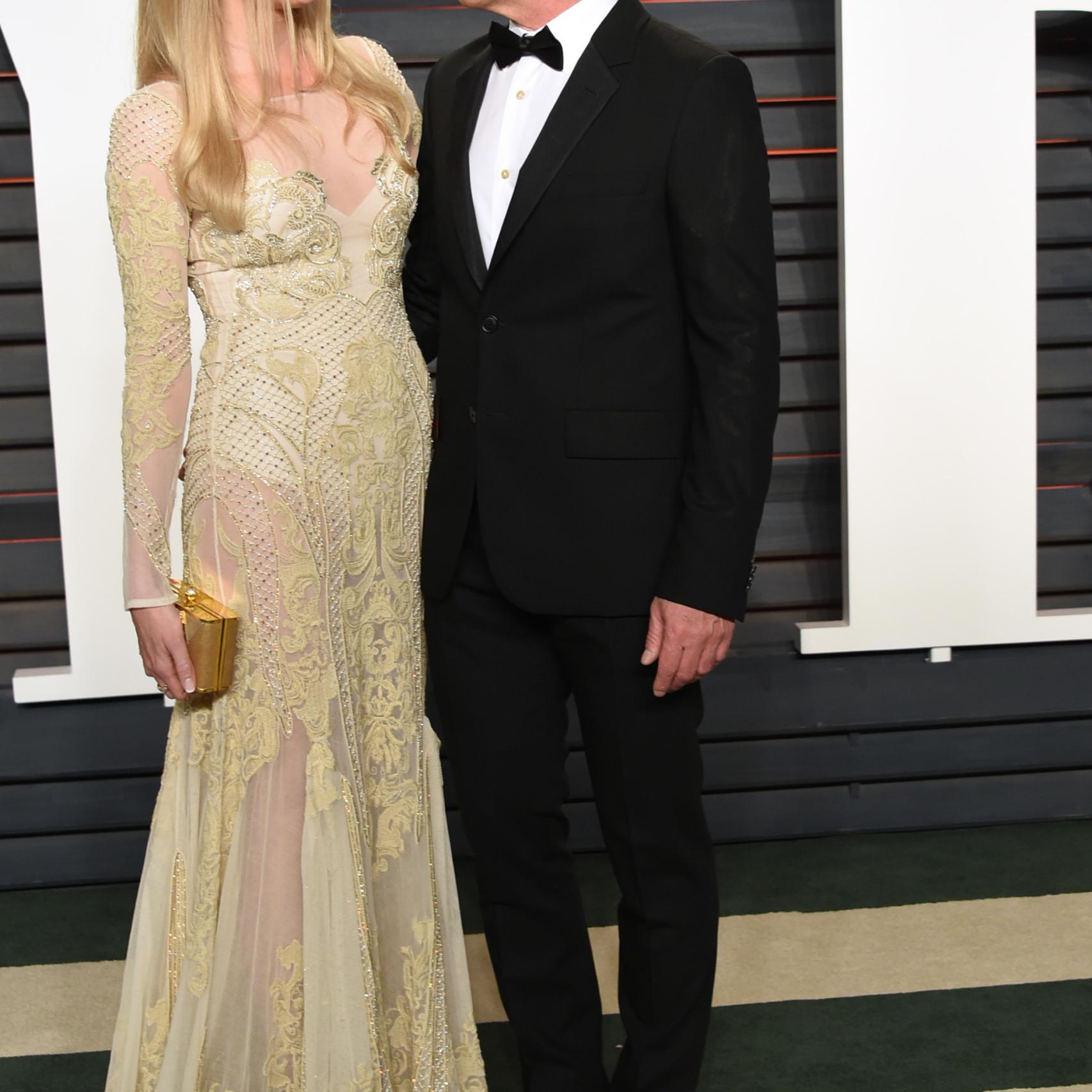 Banderas y su novia Nicole Kimpel en la fiesta de los Oscar organizada por Vanity Fair