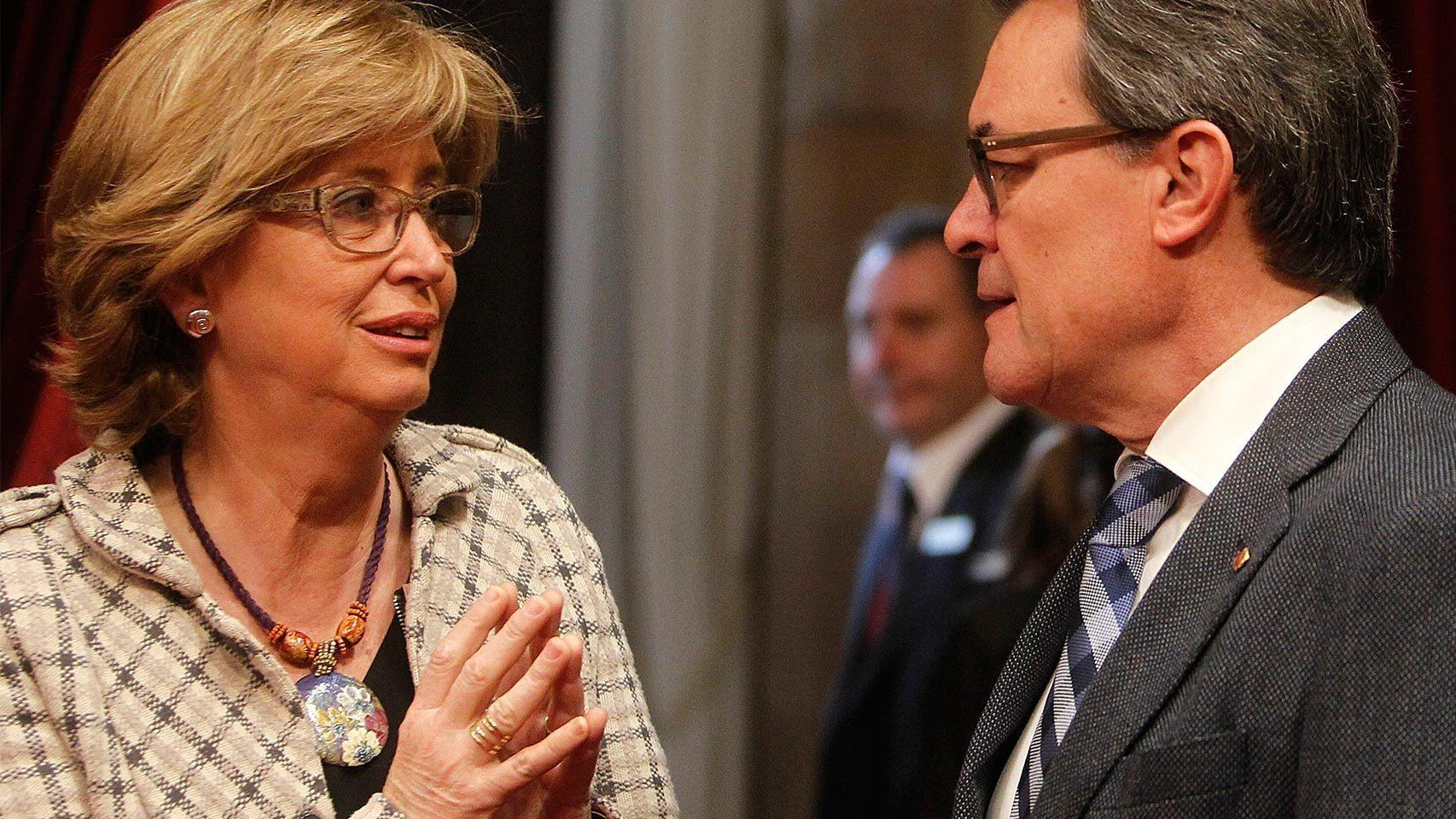 Artur Mas e Irene Rigau charlan en una foto de archivo