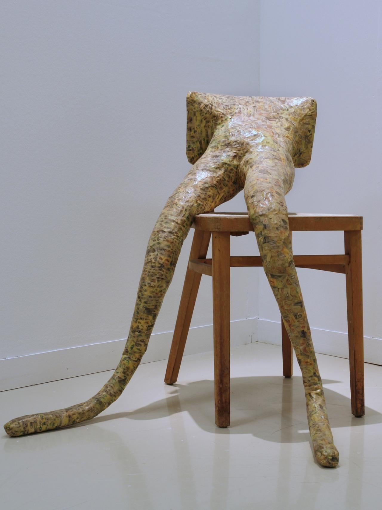Love Me (1998), de Sarah Lucas.