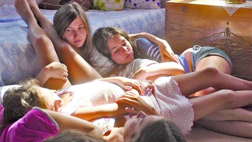 Image: Las vírgenes suicidas turcas