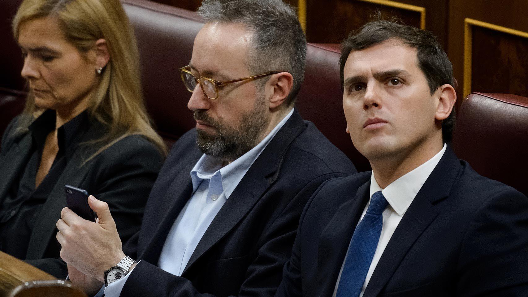 Rivera, junto a Juan Carlos Girauta.