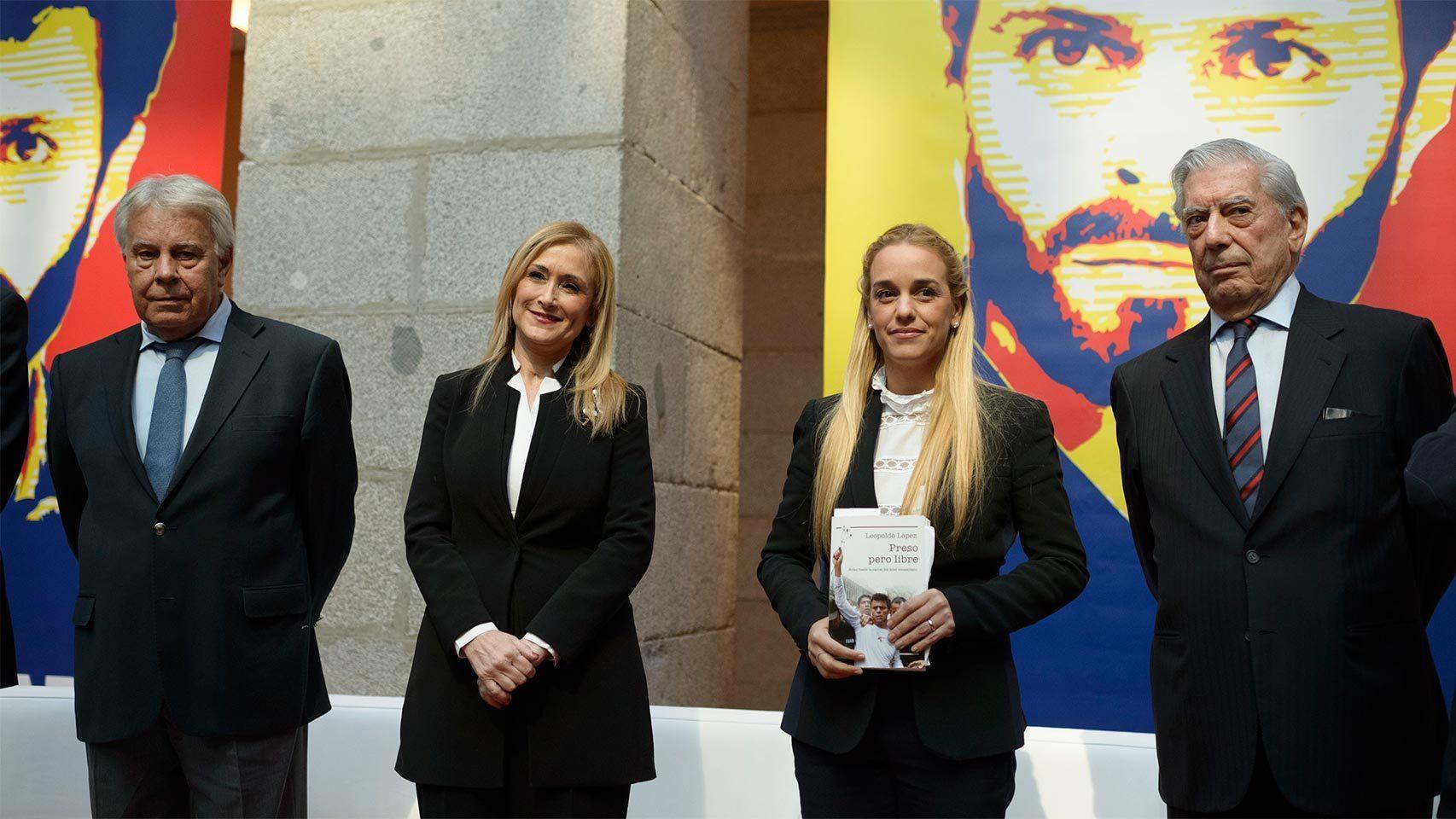 González, Cifuentes, Tintori y Vargas Llosa durante el acto