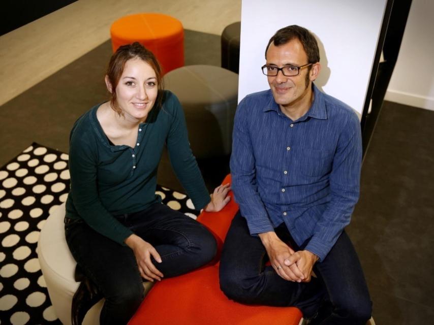 Los autores del cómic, Isaac Rosa y Cristina Bueno.