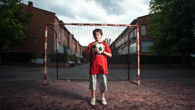 Pere juega de portero.