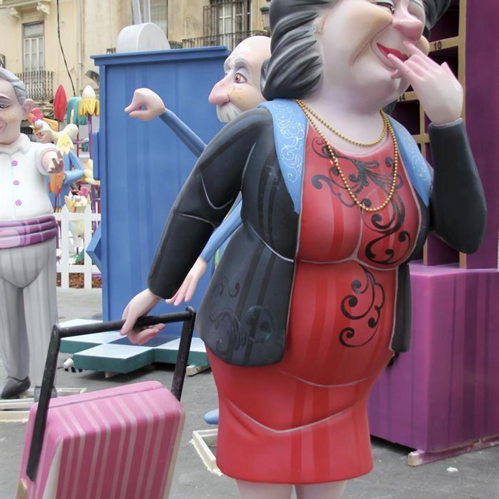 'Ninot' de Barberá con su maleta.