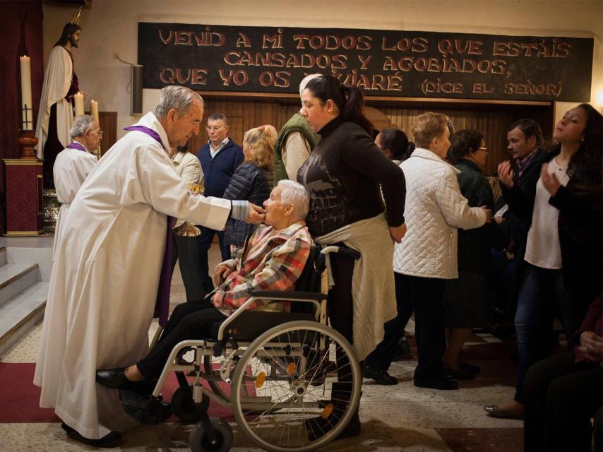 Comunión en la parroquia.