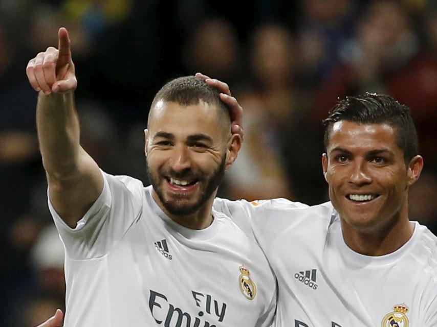 Benzema celebra el primer gol de la noche.