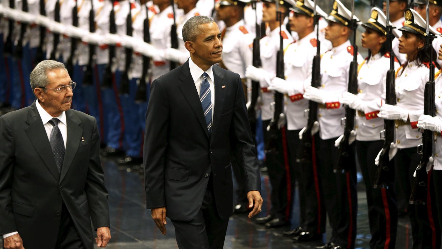 El presidente cubano, Raul Castro, junto a su homólogo estadounidense Barack Obama.